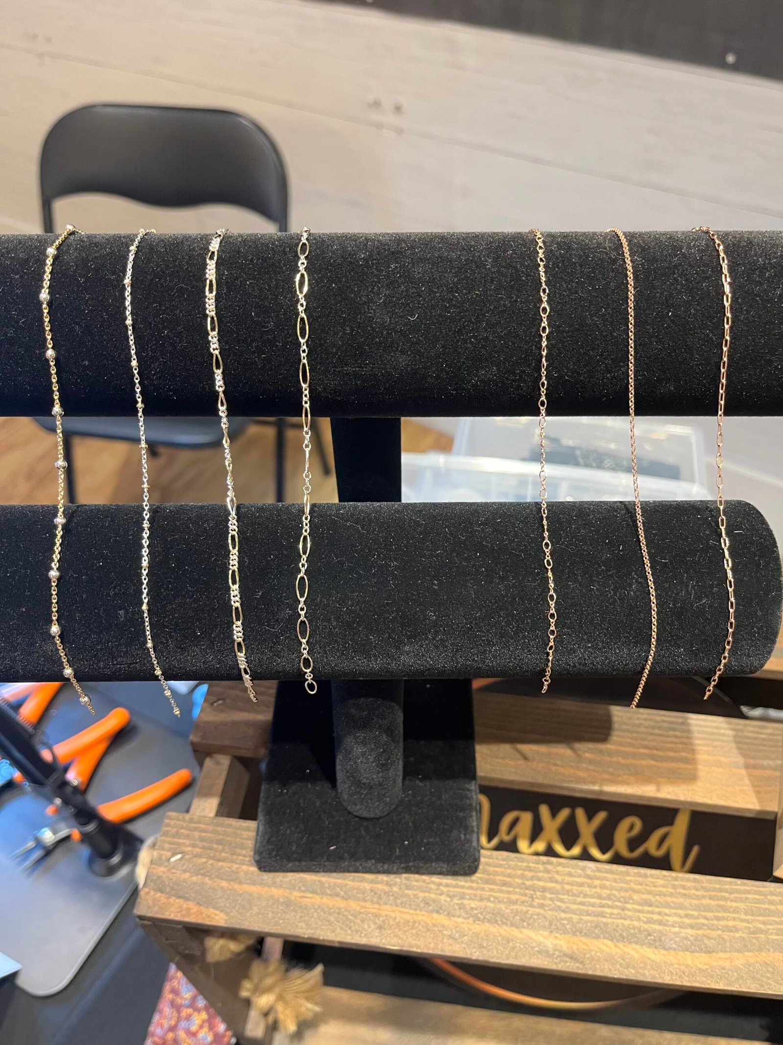 Fine chain details at the jewelry station